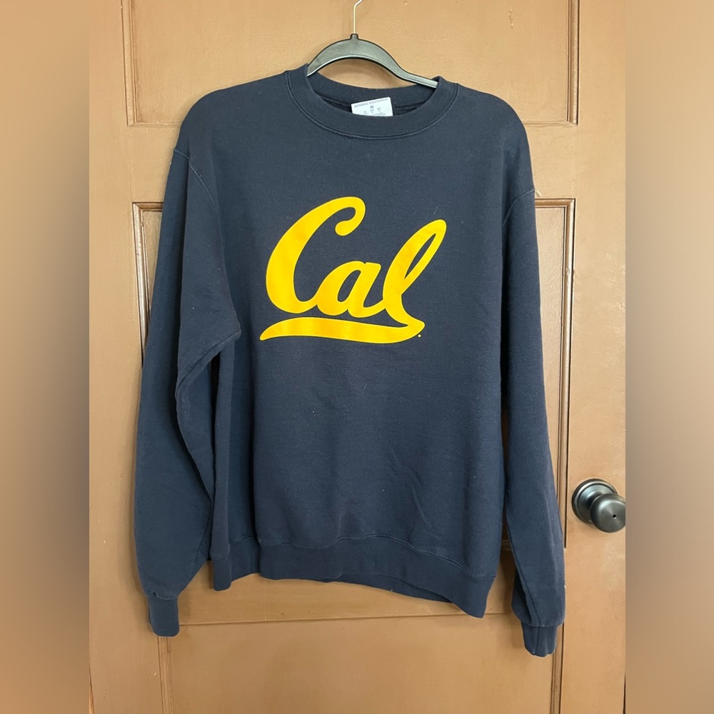 ❌SOLD❌ Vintage 90’s // Women’s Champion Cal Sweatshirt // Navy // Size M